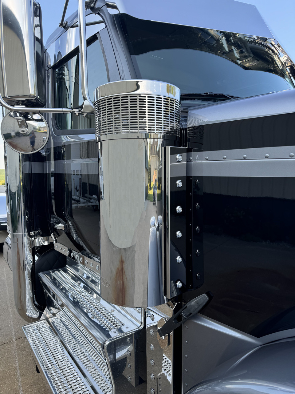 Peterbilt 589 Air Breather Panel - Strapless Design - Front Side - (6) 3/4" Light Holes - Thumbnail 2