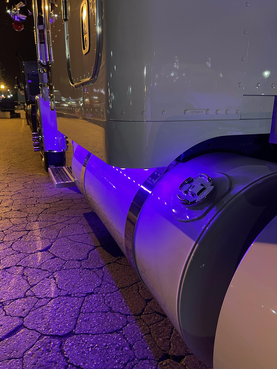 Peterbilt Sleeper Panels - Full Wrap - Stock Exhaust - 63"/72" Sleeper - Light Kit Included - 4-1/2" Drop - Thumbnail 4