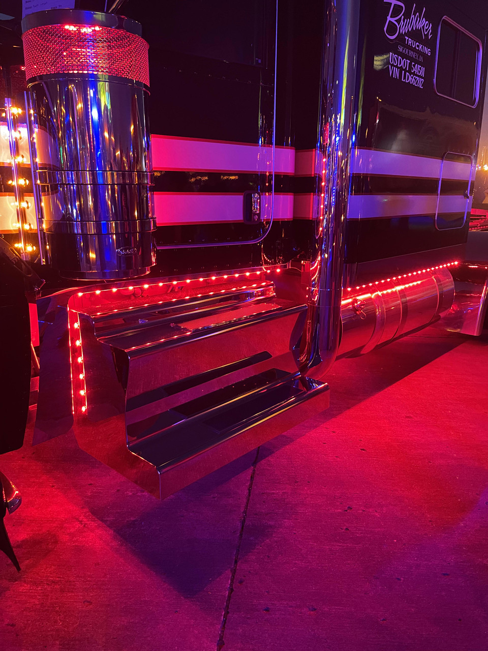 Peterbilt Sleeper Panels - Full Wrap - Stock Exhaust - 63"/72" Sleeper - Light Kit Included - 5-1/2" Drop - Thumbnail 5