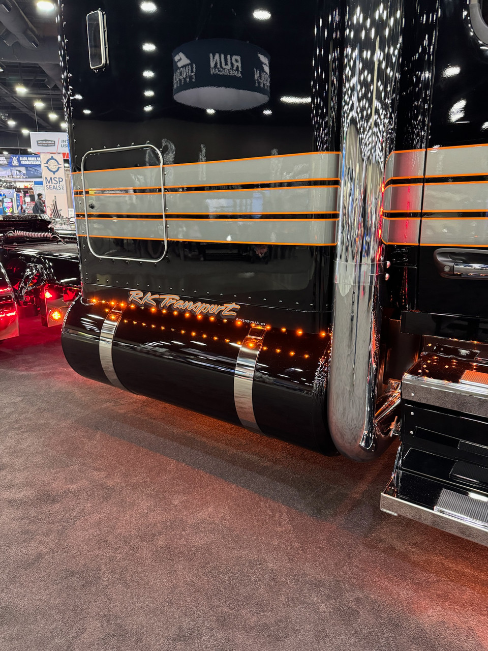 Peterbilt 589 Sleeper Panels - 80" Sleeper With Extensions - Thumbnail 2