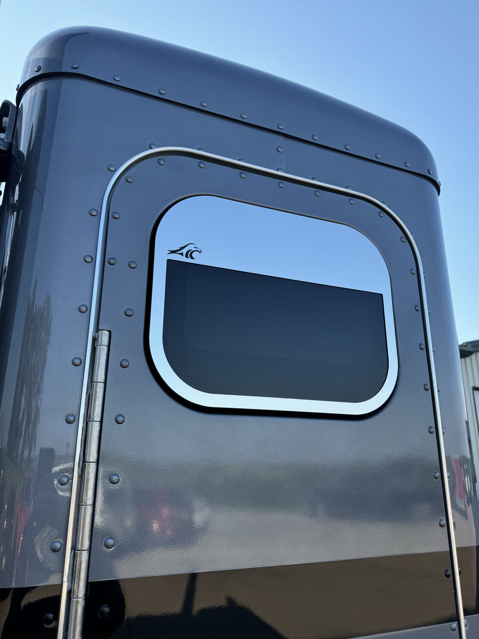Peterbilt 589 Sleeper Window Trims - Drivers Side - Outside Trim with 6" Chop Design