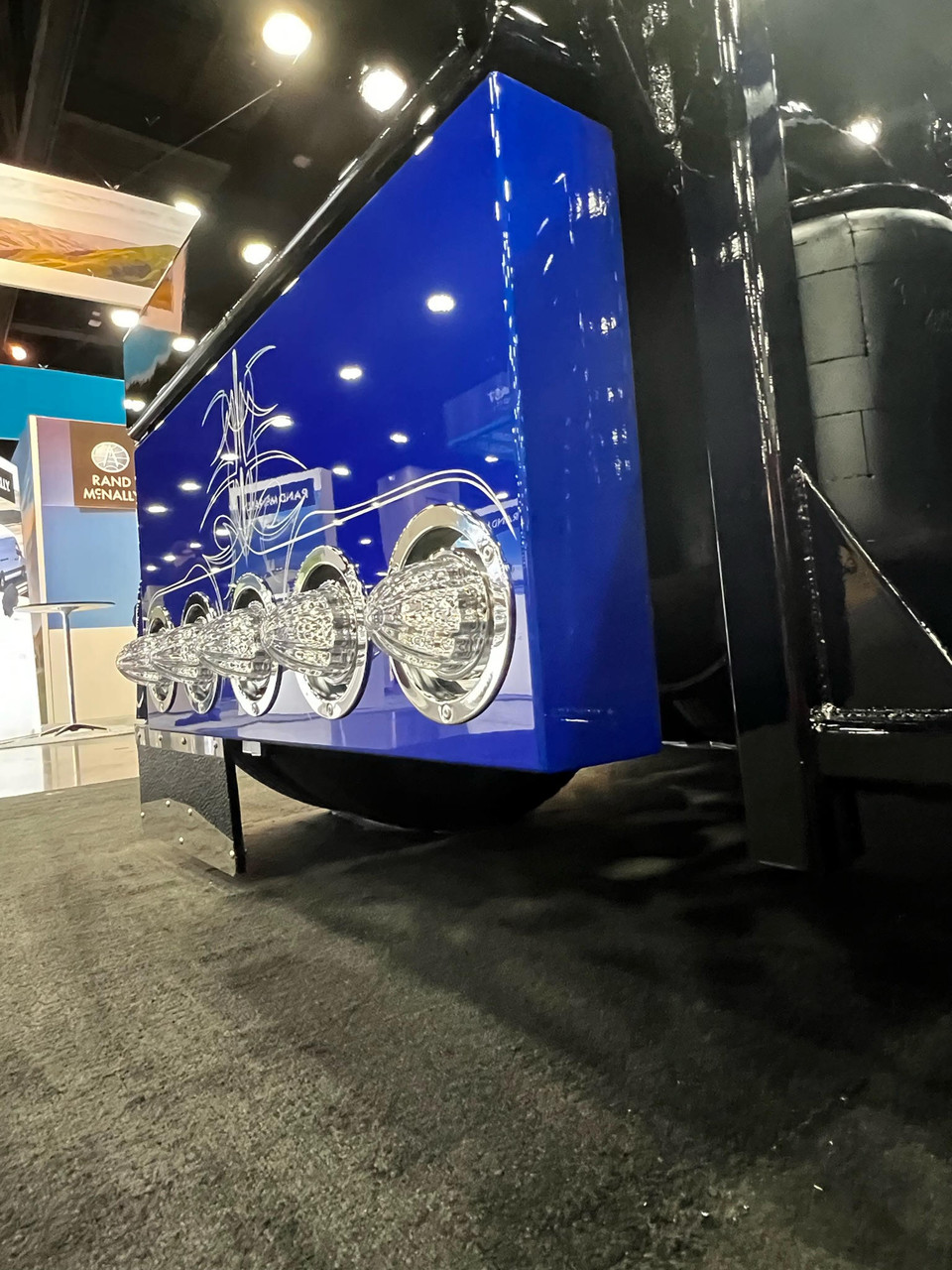 Rear Center Panel - 16" Drop - (3) 3/4" lights & (5) 4" Round Lights