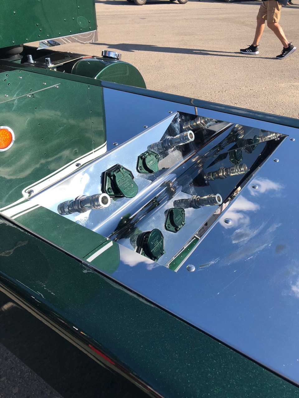 Recessed Airline Box -7-Design - Trailer Air, Hydraulic Hook-Ups & (1) 7-way