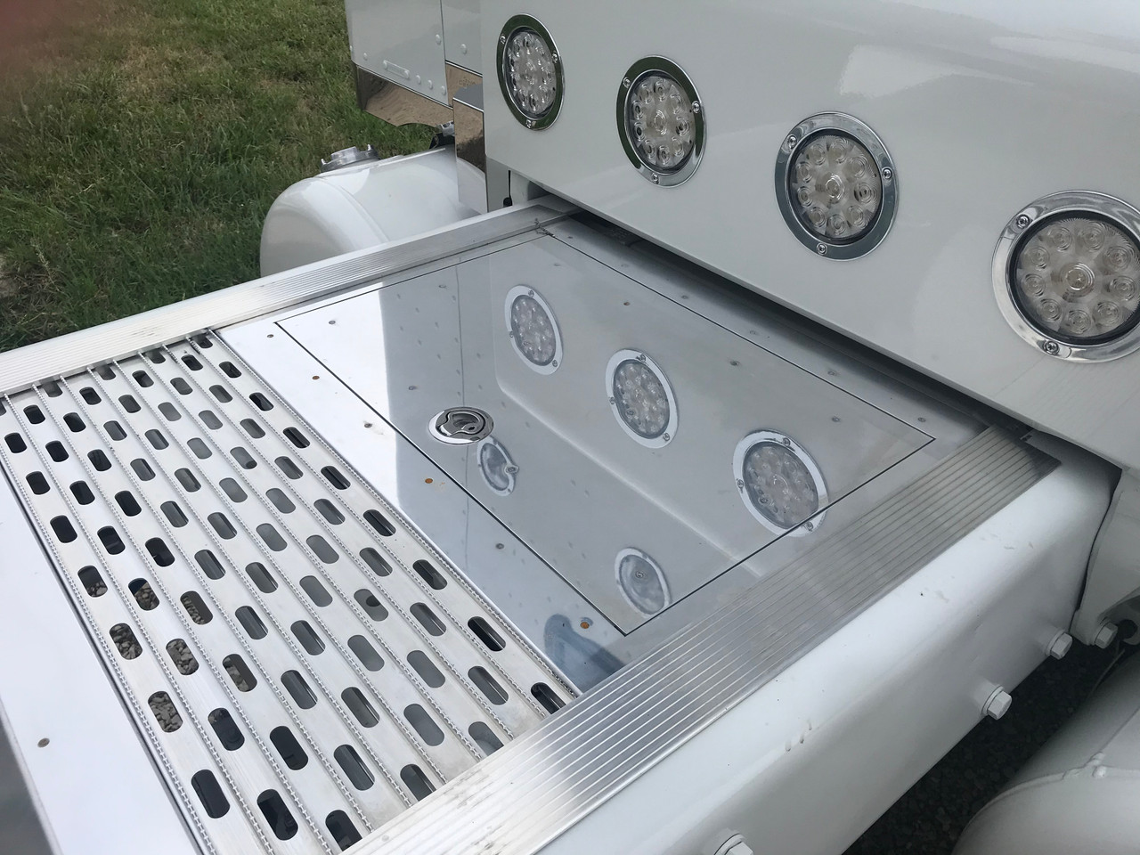 Merritt Dyna Deck System - 20" Storage Box - Smooth Aluminum - Thumbnail 2