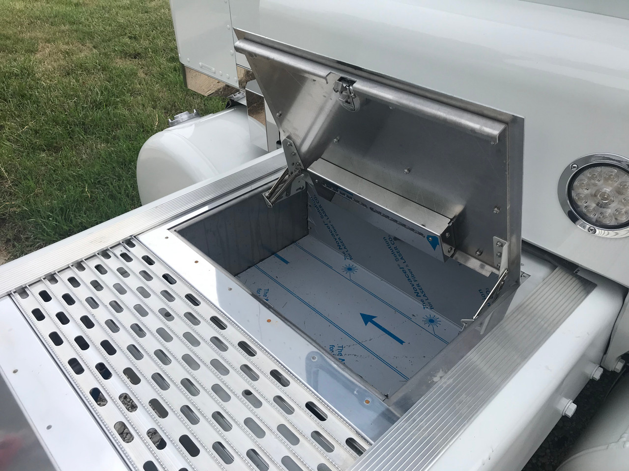 Merritt Dyna Deck System - 20" Storage Box - Smooth Aluminum - Thumbnail 3