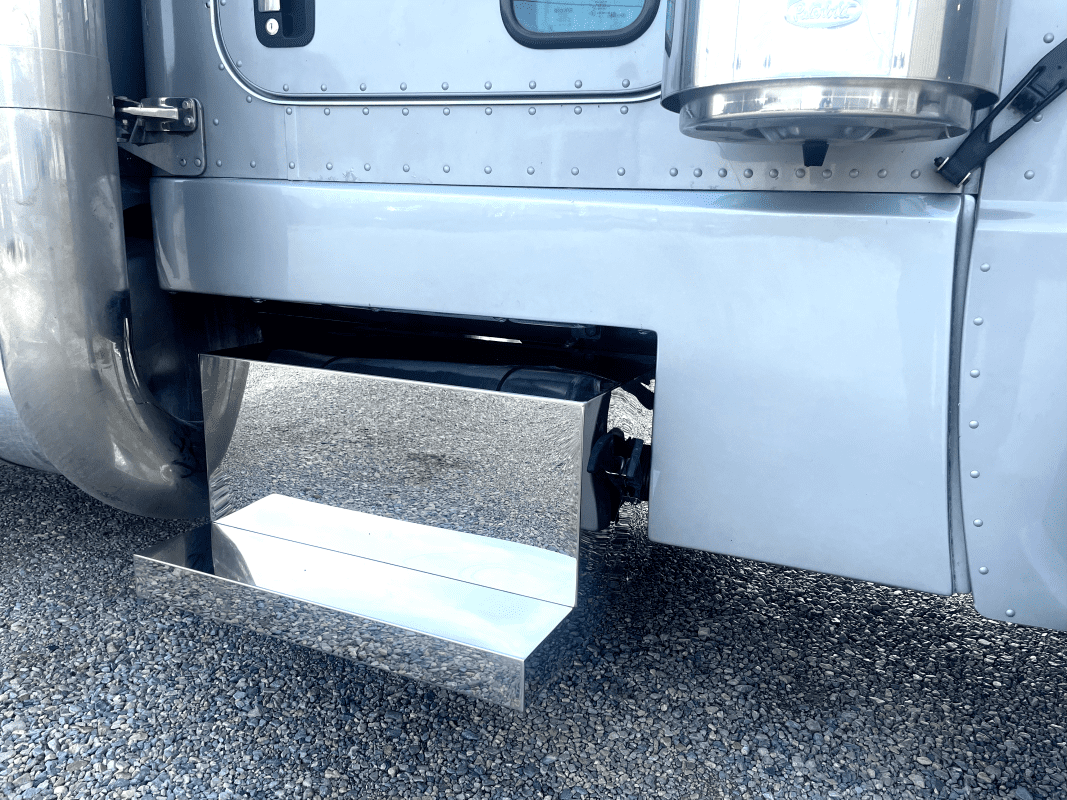 Stainless Steel Battery Box for Peterbilt 379 & 389 - Thumbnail 3