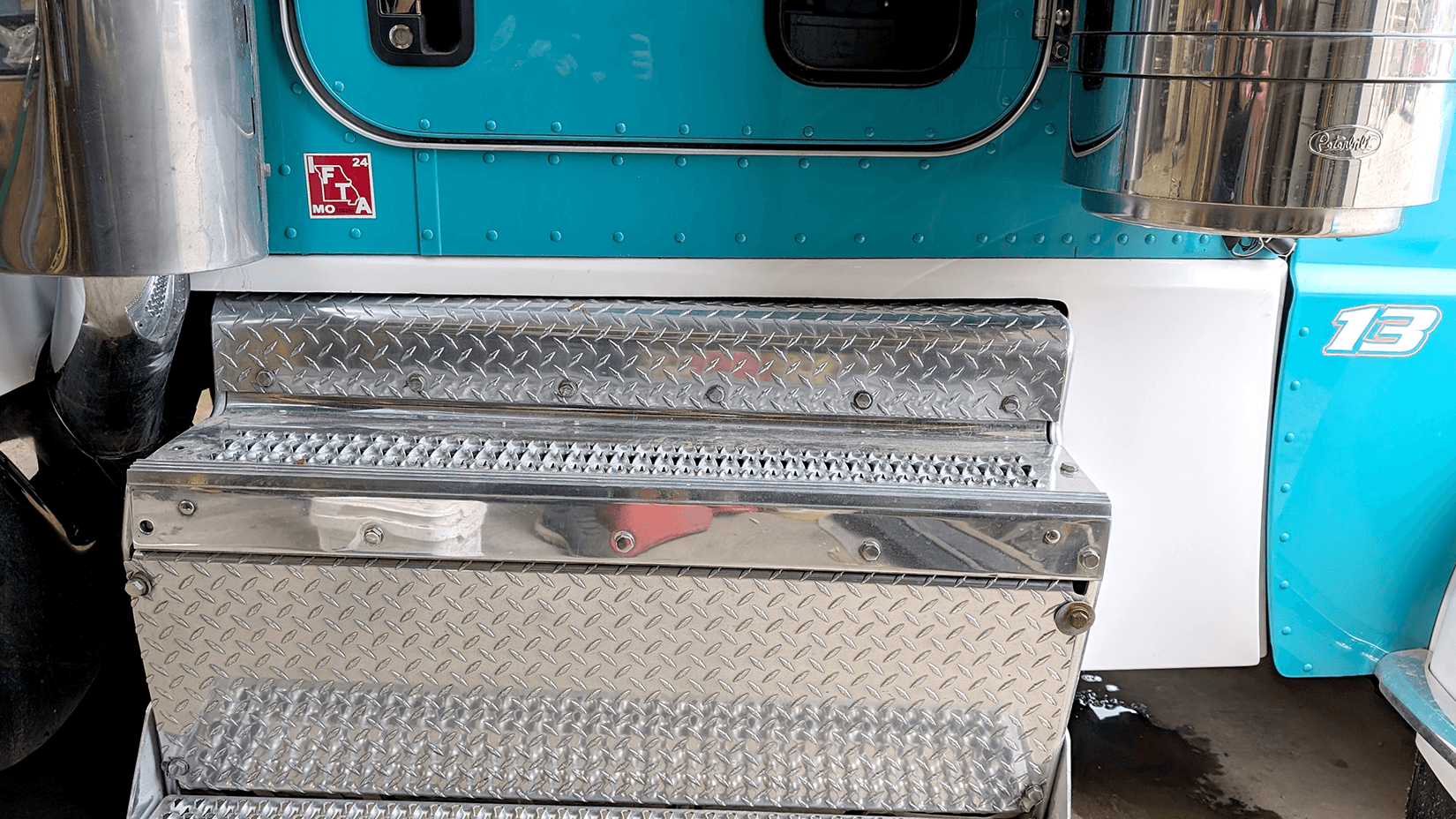 389 Cowl Panels 6″ O/S with Passenger Side DEF Cutout