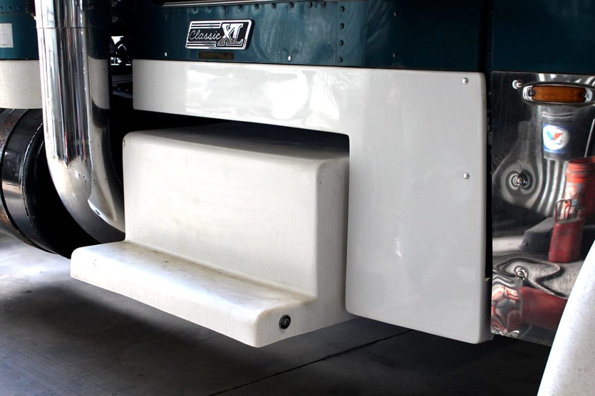 Freightliner XL 70 Cowl Panels - Thumbnail 3