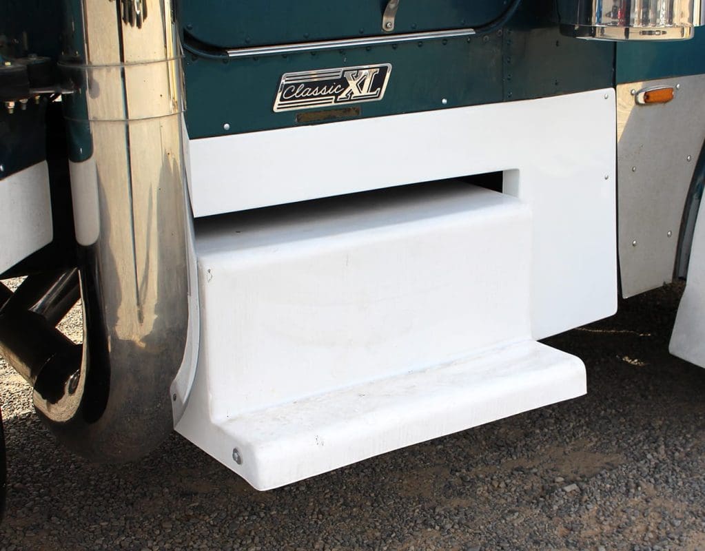 Freightliner XL 70 Cowl Panels - Thumbnail 4