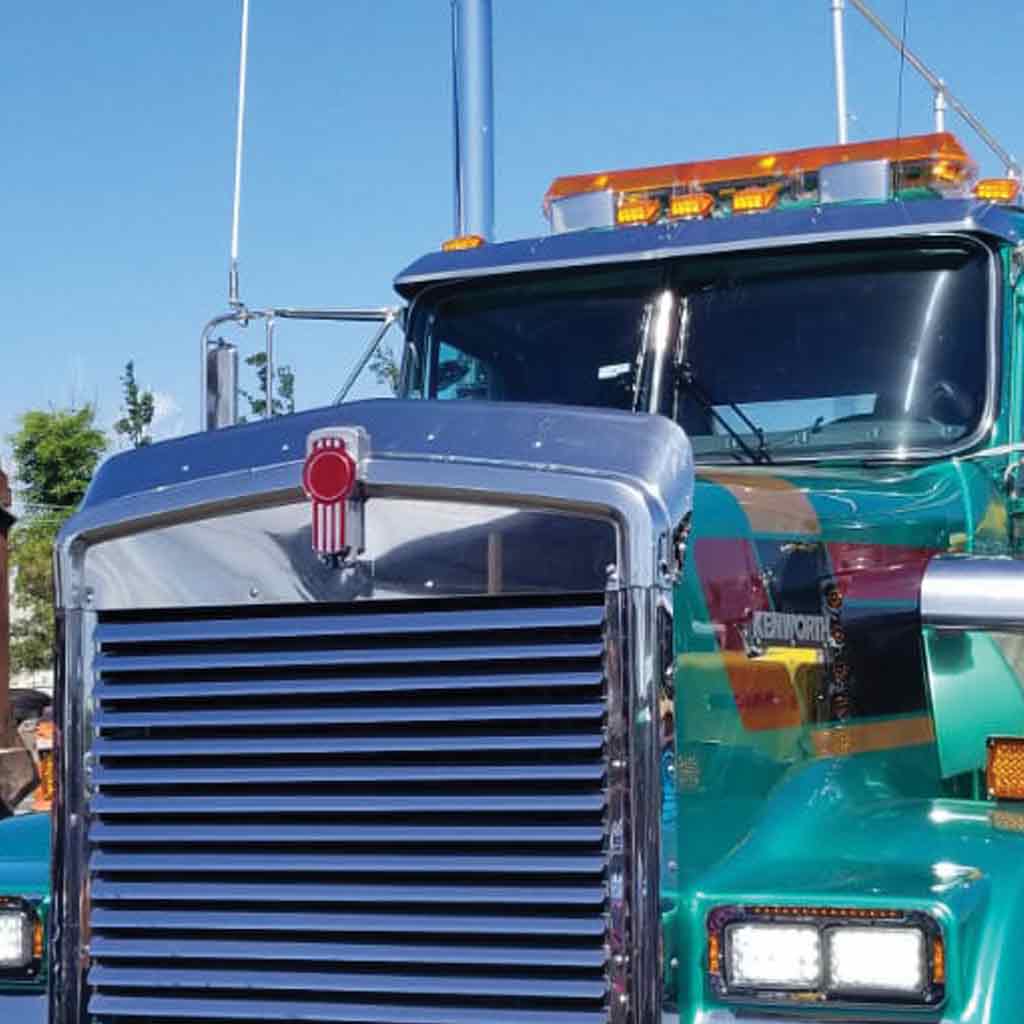 KW. W900B Bug Deflector Hood Shield - Wide Hood