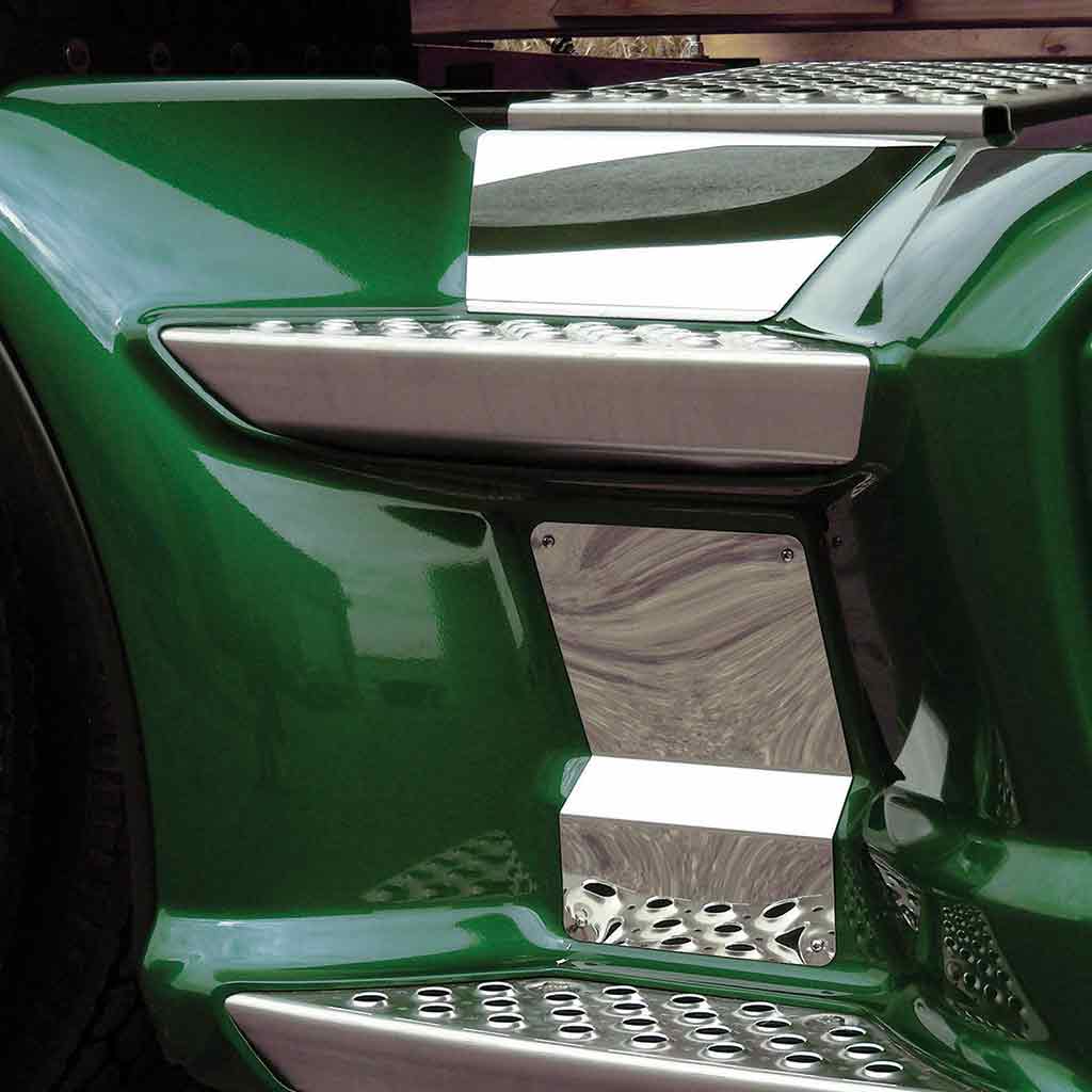 KW. T680/T660/T700 Back Step Trims (2007-2016) - Upper Panels