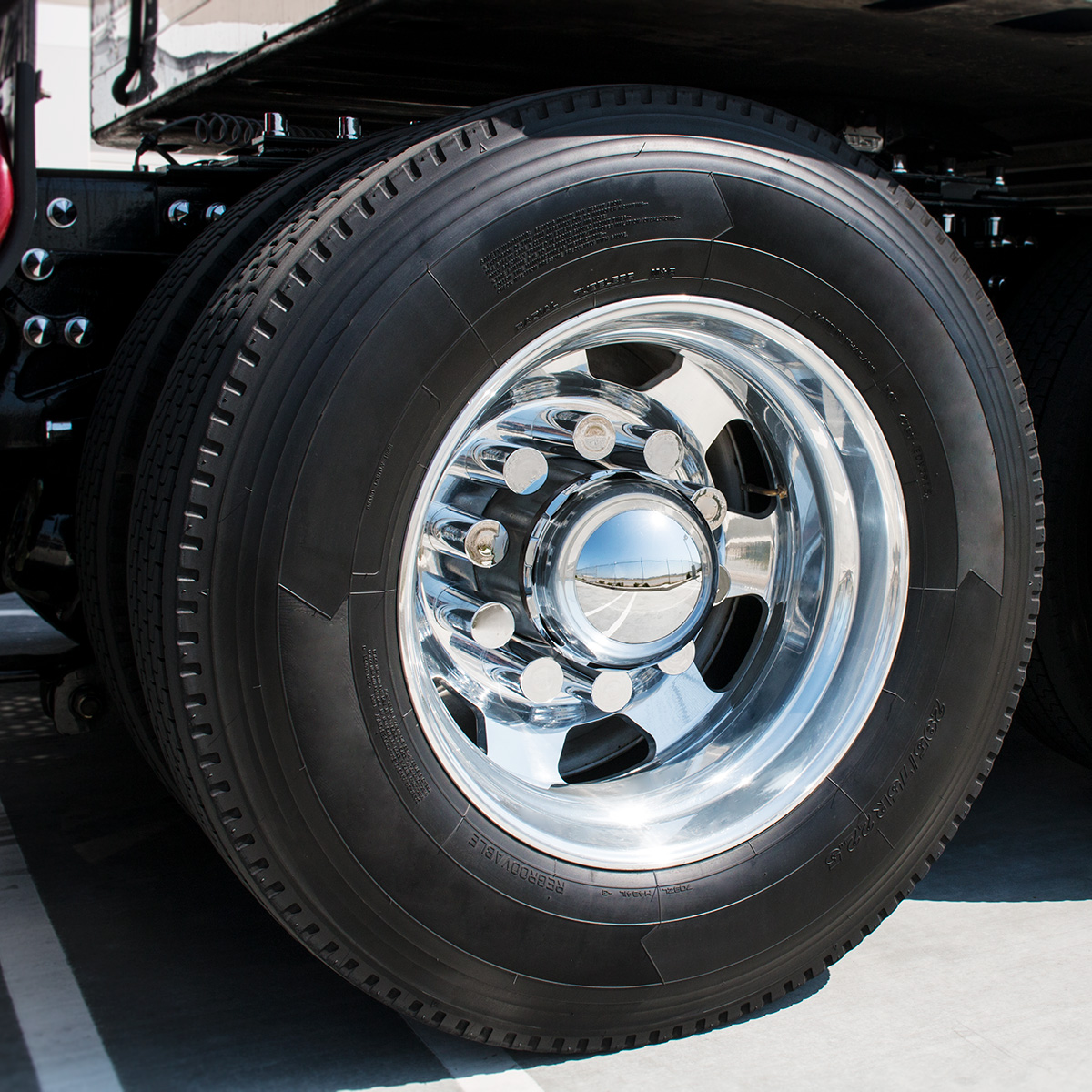 33mm x 3-1/2" Chrome Plastic Cylinder Nut Cover - Thread-On (Bulk) - Thumbnail 4