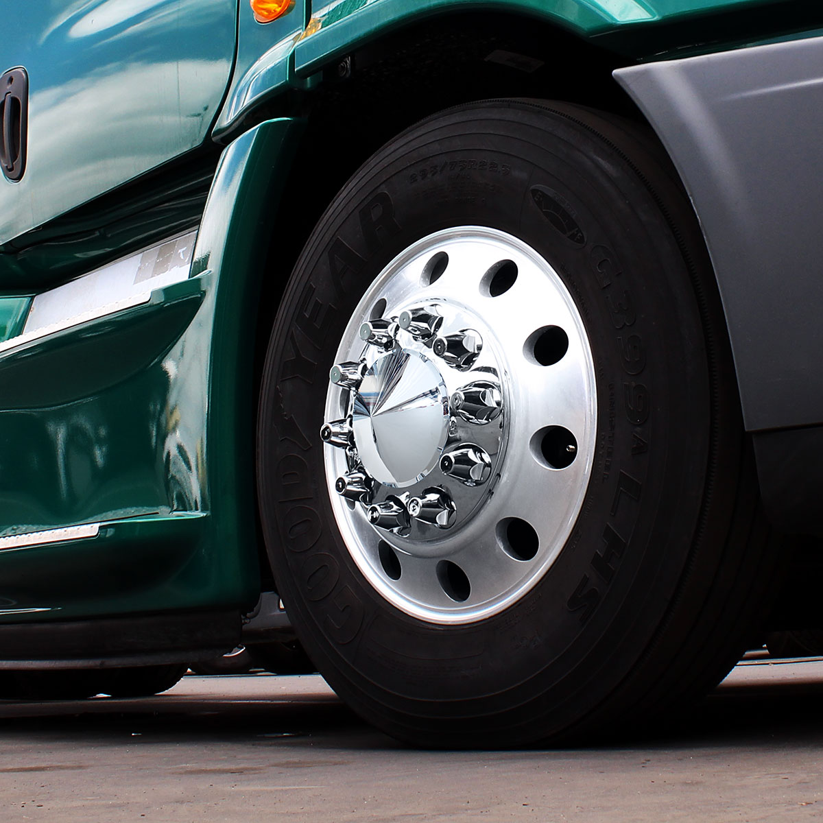 Pointed Axle Cover Combo Kit With 33mm Standard Thread-On Nut Covers & Nut Cover Tool - Chrome - Thumbnail 3