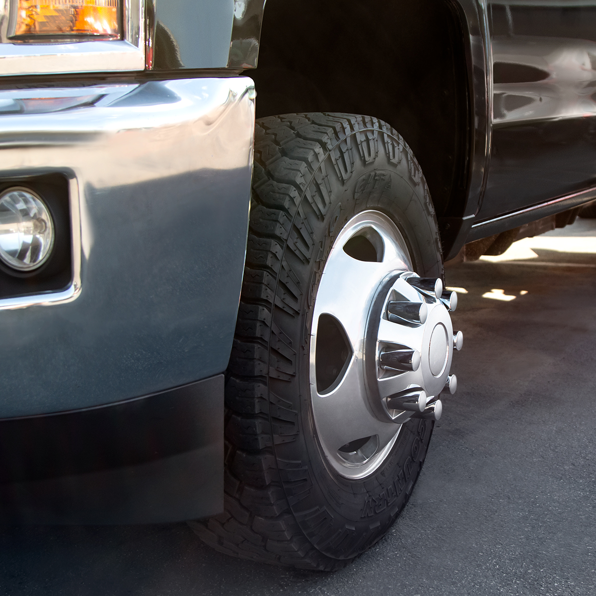 Chrome Cylinder Hubcap Nut Cover For 1999-2018 Chevy & GMC 2500/3500-Push-on (Color Box of 32) - Thumbnail 4