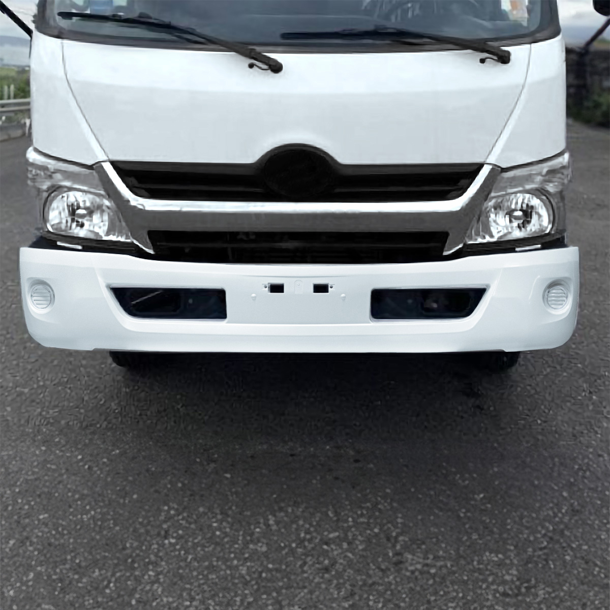 Bumper With Opening For Fog Light For 2016-2020 Hino 155/195 - Thumbnail 6