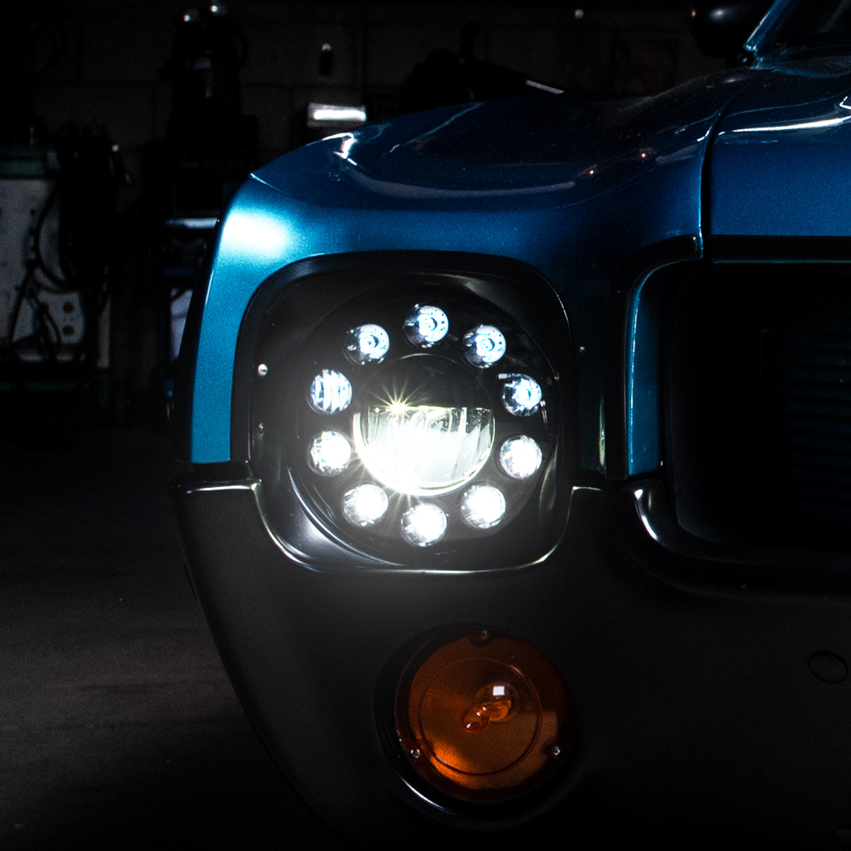 ULTRALIT - 11 High Power LED 7" Crystal Headlight - Chrome - Thumbnail 5