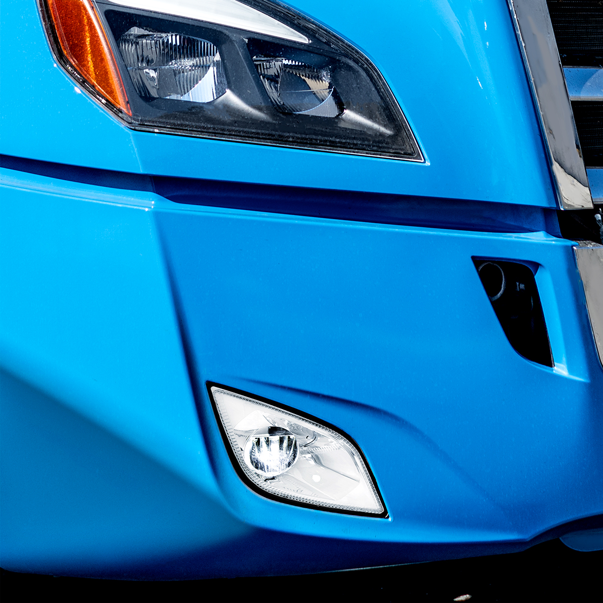 Chrome Single LED Fog Light For 2018-2024 Freightliner Cascadia - Passenger - Competition Series - Thumbnail 8