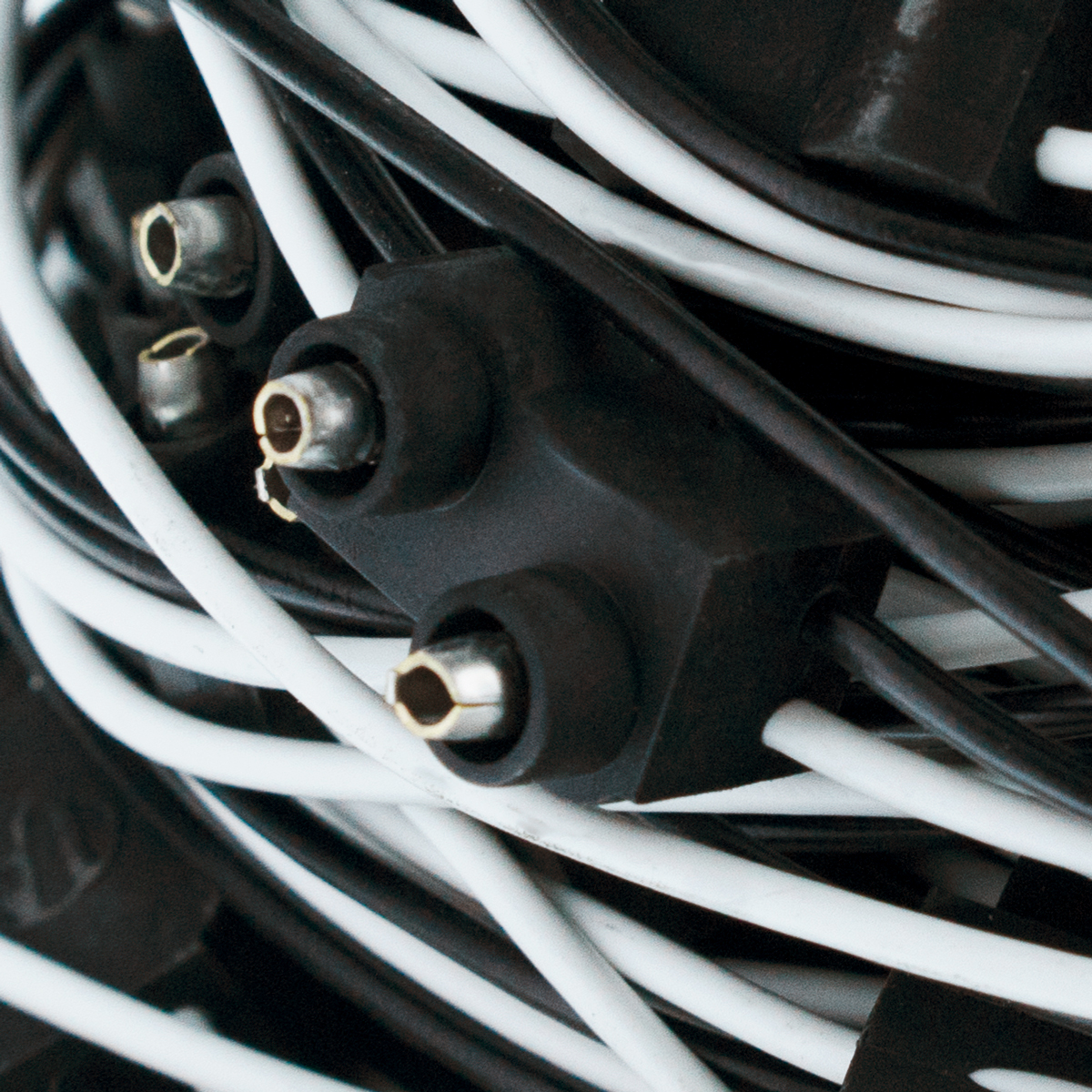 100 Count 2-Prong Male Bullet Plugs 16G Wire Harness Roll - 100' W/12" Lead Between Plugs - Thumbnail 4