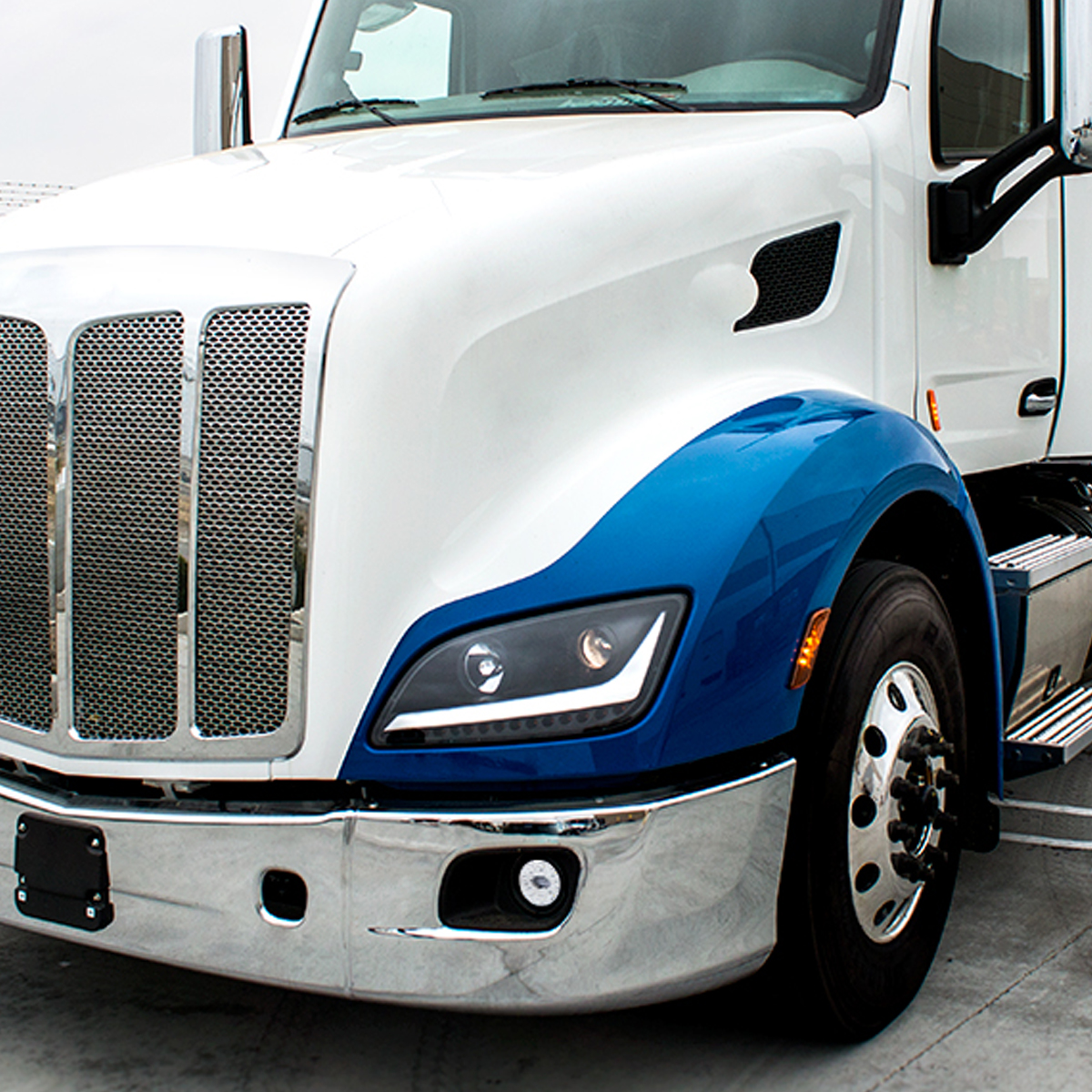 9 LED Projector Fog Light With LED Position Lights For Peterbilt 579/587 & Kenworth T660 - Black - Thumbnail 9