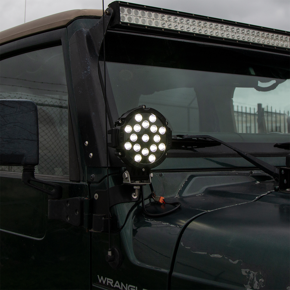 17 High Power LED 7" Spot/Off Road Light - Thumbnail 7