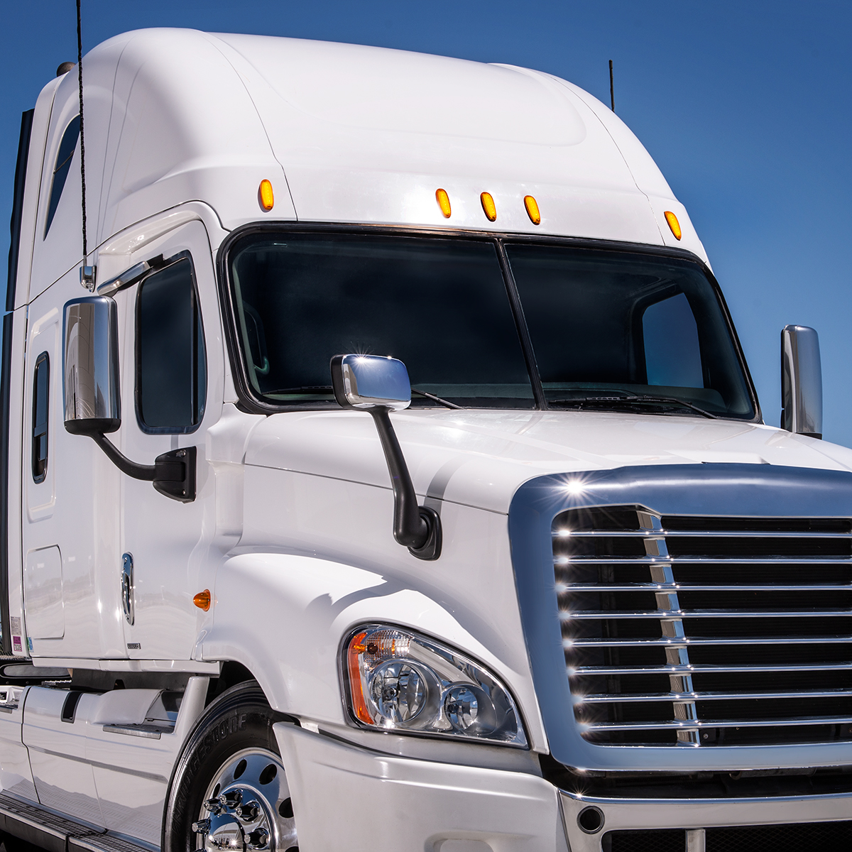 12 LED Cab Light For 2008-2017 Freightliner Cascadia - Amber LED/Amber Lens - Thumbnail 8