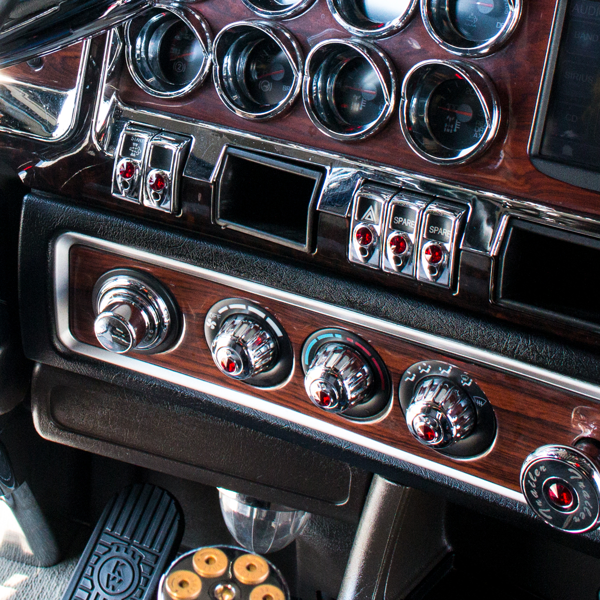 Chrome Outer A/C Control Knob Set For 2006+ Kenworth (Card of 3) - Thumbnail 4