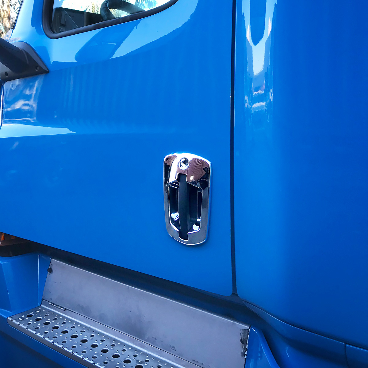 Chrome Door Handle Cover For 2018-2025 Freightliner Cascadia - Driver - Thumbnail 5