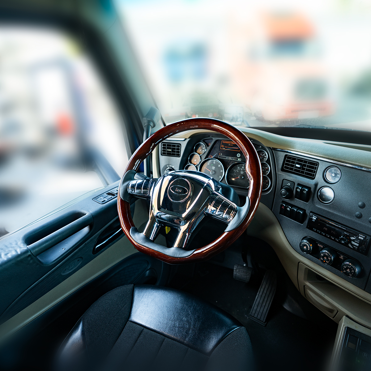 18" YourGrip Wood Steering Wheel For 2012-2021 Peterbilt 579 & 2013-2021 Kenworth T680 - Thumbnail 8